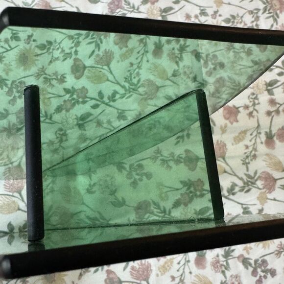 Green Post Modern V-Shaped Art Ghost Vase CG Glass Norway - Picture 4 of 7